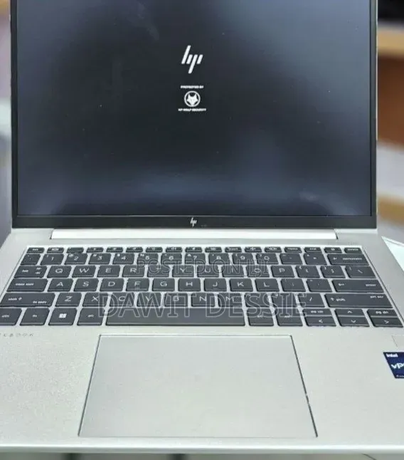 New Laptop HP EliteBook 840 G10 16GB Intel Core i5 SSD 512GB