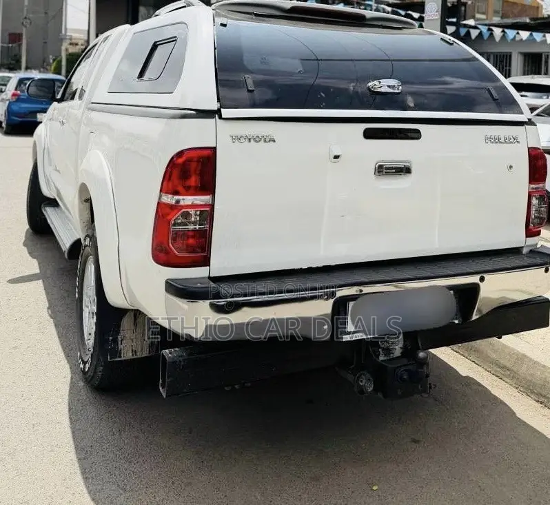 Toyota Hilux 3.0 D-4D 4x4 2013 White