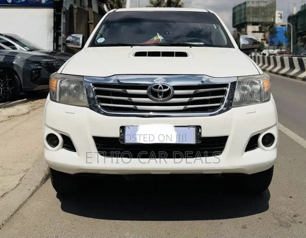 Toyota Hilux 3.0 D-4D 4x4 2013 White