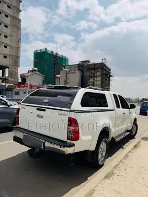 Toyota Hilux 3.0 D-4D 4x4 2013 White