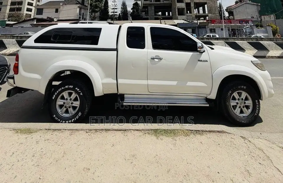 Toyota Hilux 3.0 D-4D 4x4 2013 White