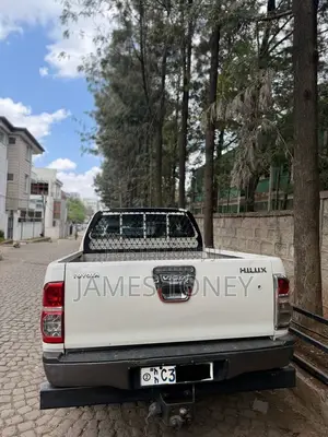Toyota Hilux 2019 White