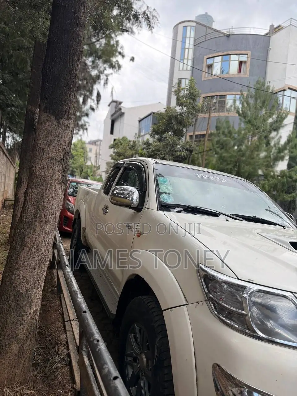Toyota Hilux 2019 White