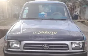 Toyota Hilux 1998 Blue
