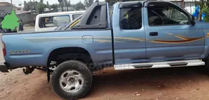Toyota Hilux 1998 Blue