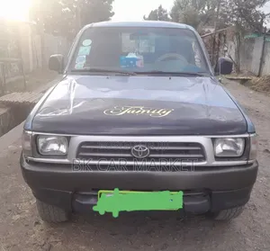 Toyota Hilux 1998 Blue