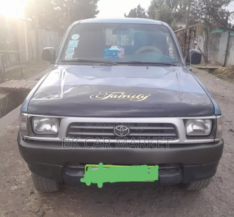 Toyota Hilux 1998 Blue