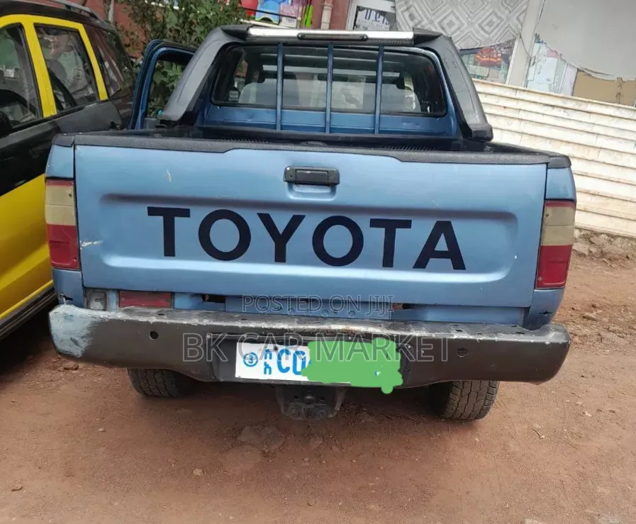 Toyota Hilux 1998 Blue