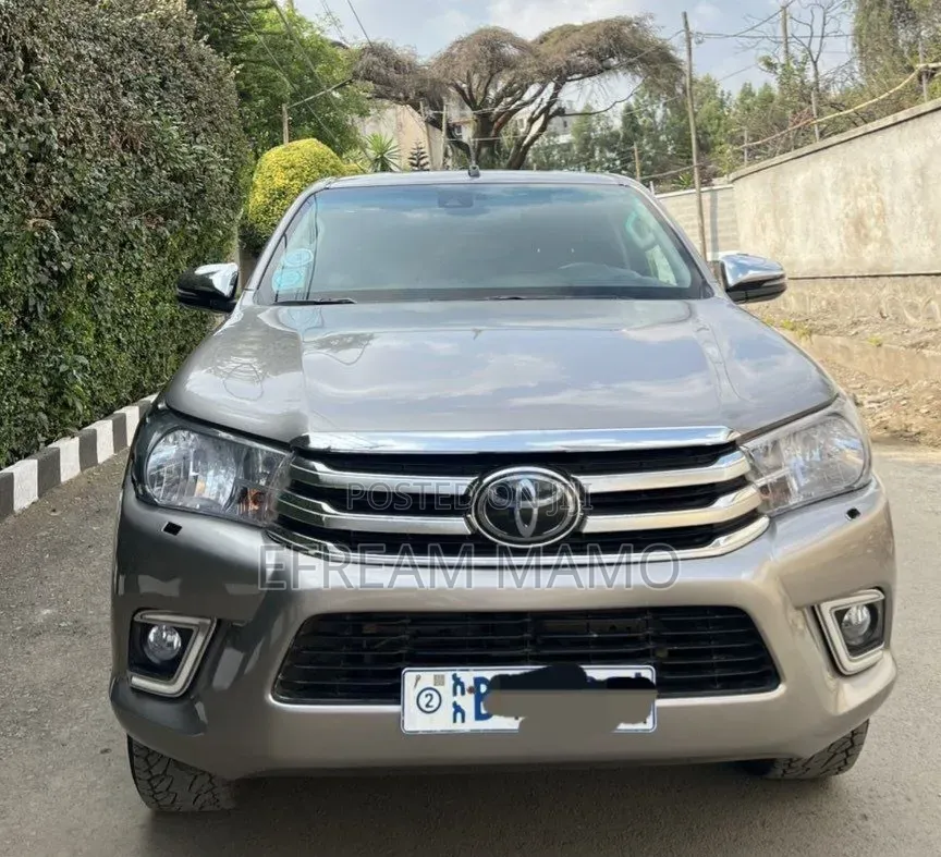 Toyota Hilux 2019 Silver