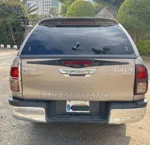 Toyota Hilux 2019 Silver