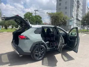 Toyota RAV4 2023 Green