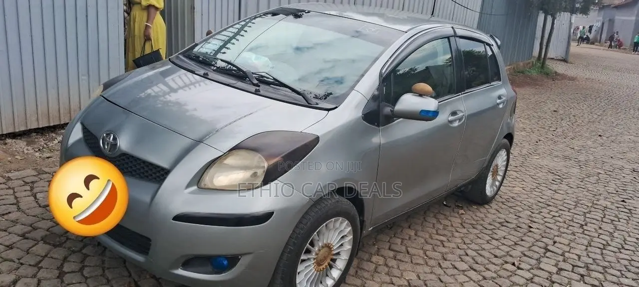 Toyota Yaris 2010 Silver