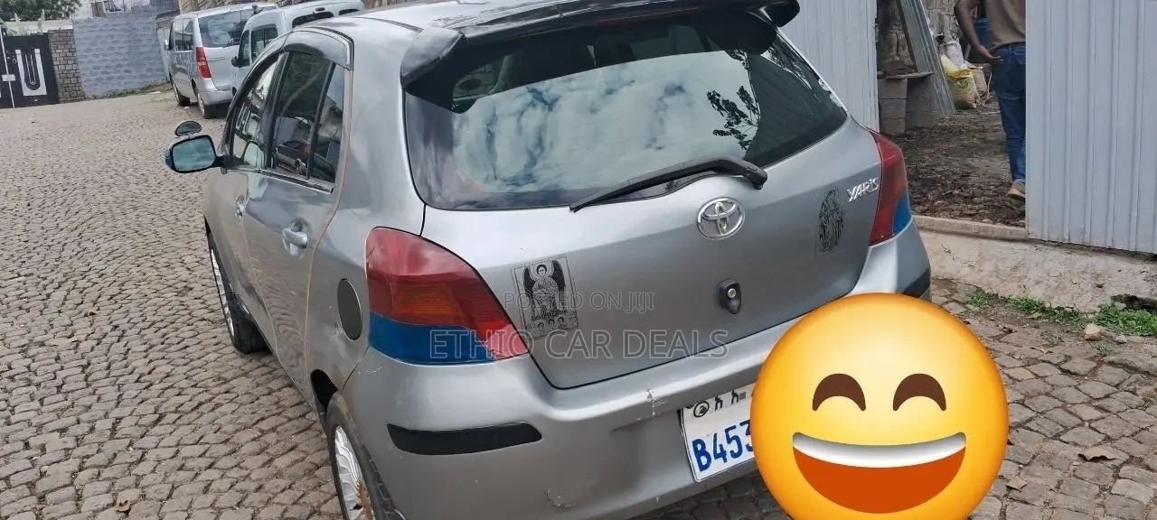 Toyota Yaris 2010 Silver