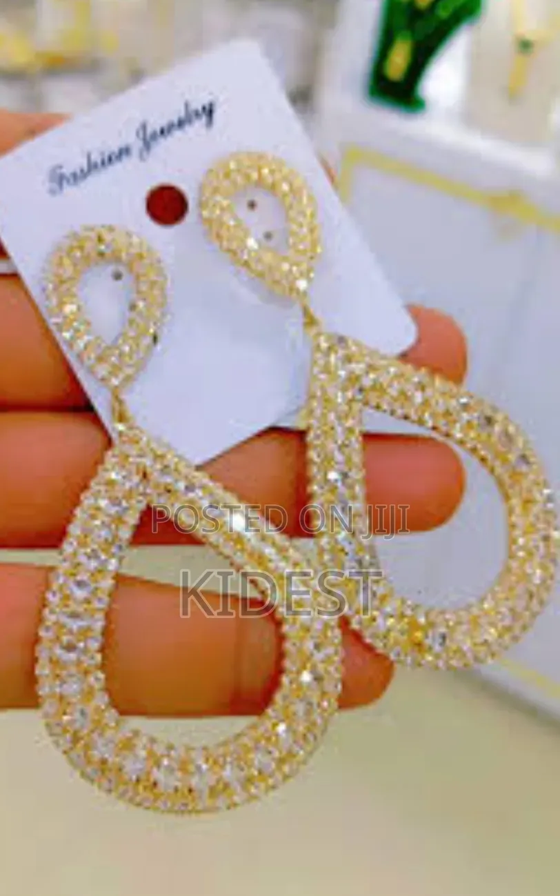Earrings የጆሮ ጌጥ