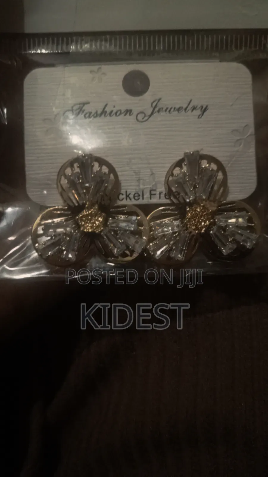 Earrings የጆሮ ጌጥ