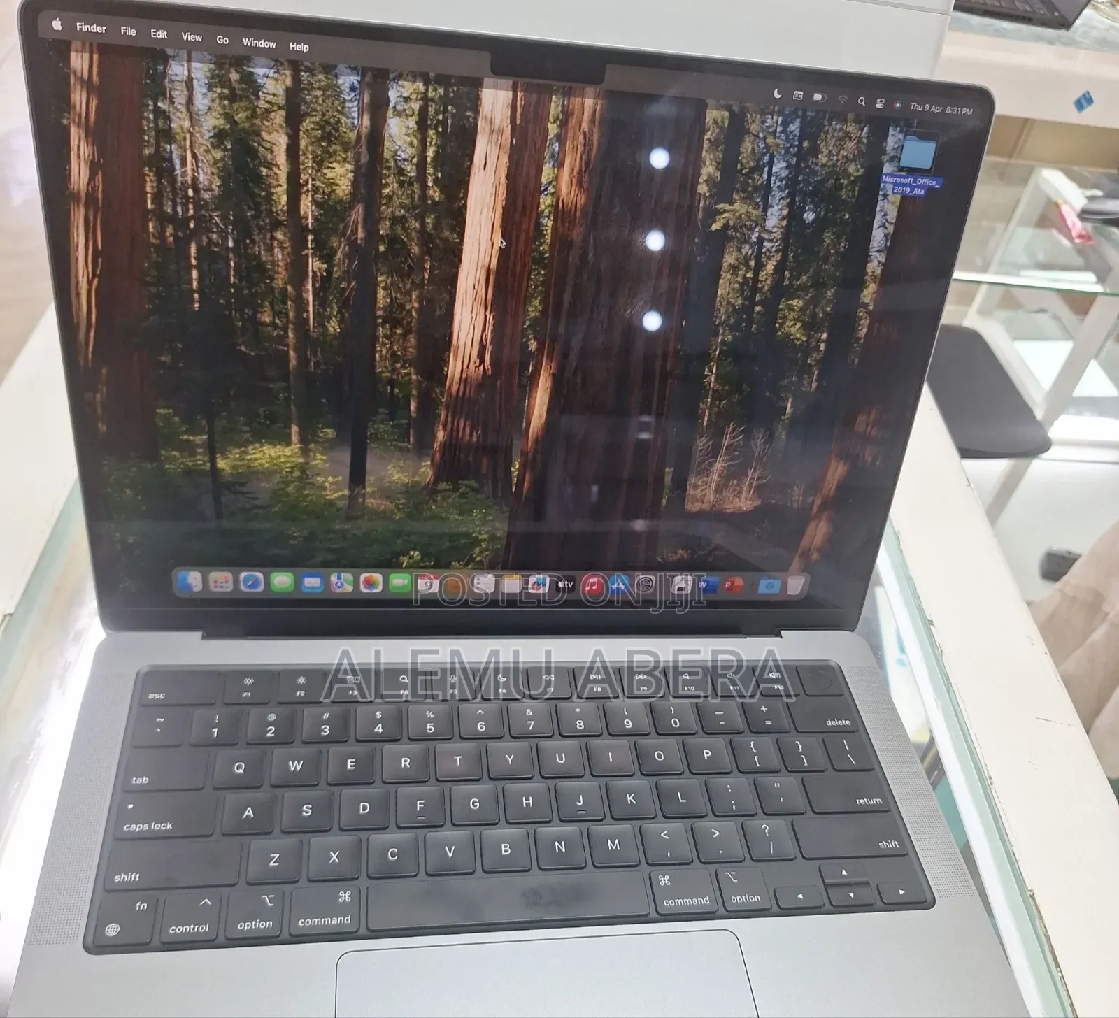 New Laptop Apple MacBook Pro M1 16GB Apple M1 Pro SSD 512GB