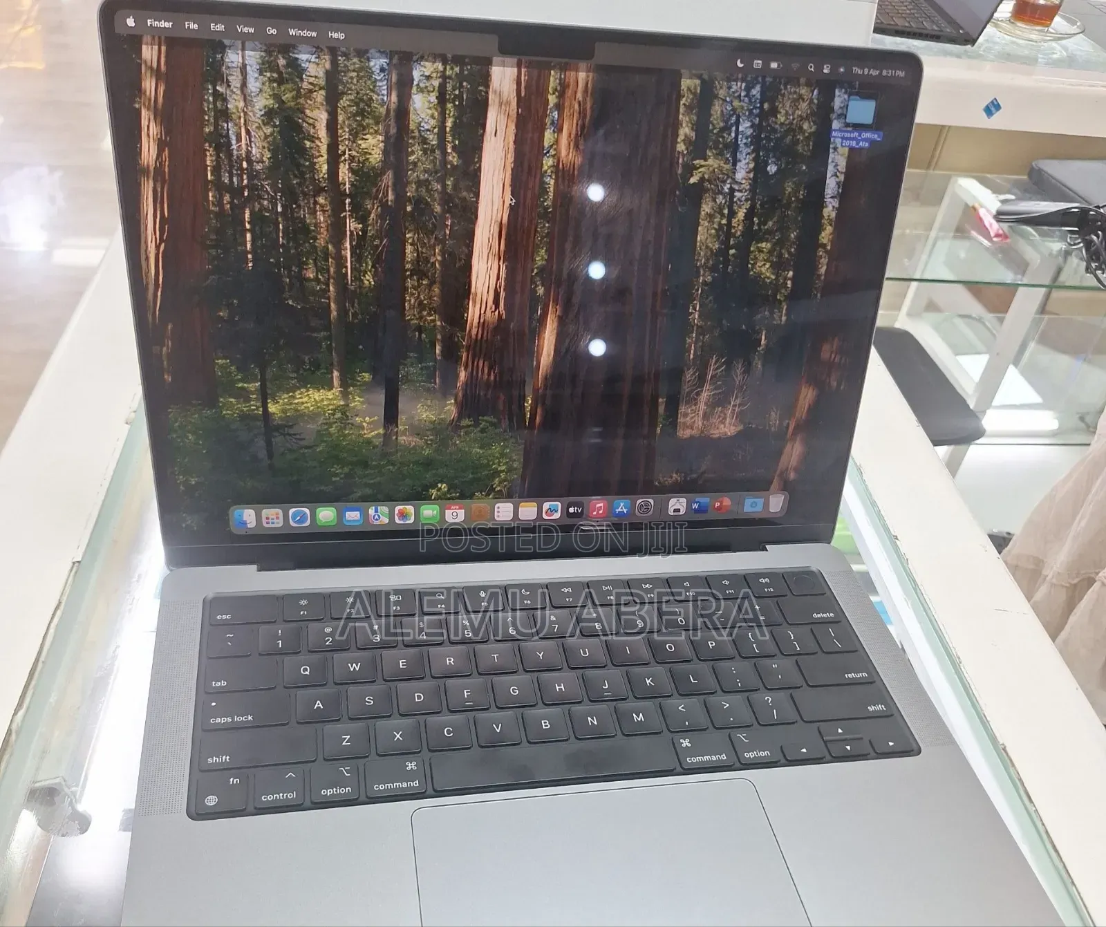 New Laptop Apple MacBook Pro M1 16GB Apple M1 Pro SSD 512GB