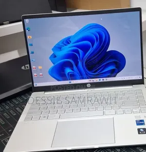 New Laptop HP Pavilion 11 16GB Intel Core i7 SSD 512GB