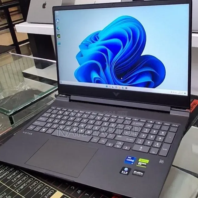 New Laptop HP Victus 15 16GB Intel Core i7 SSD 1T