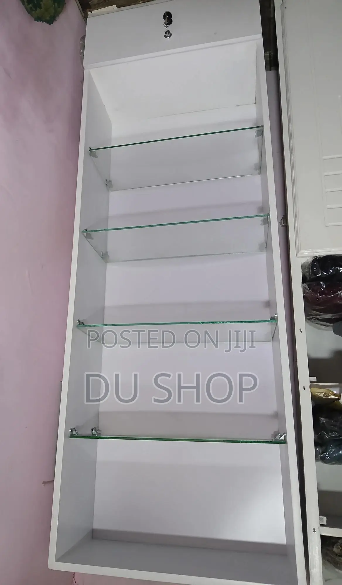 Shelf Cosmotic