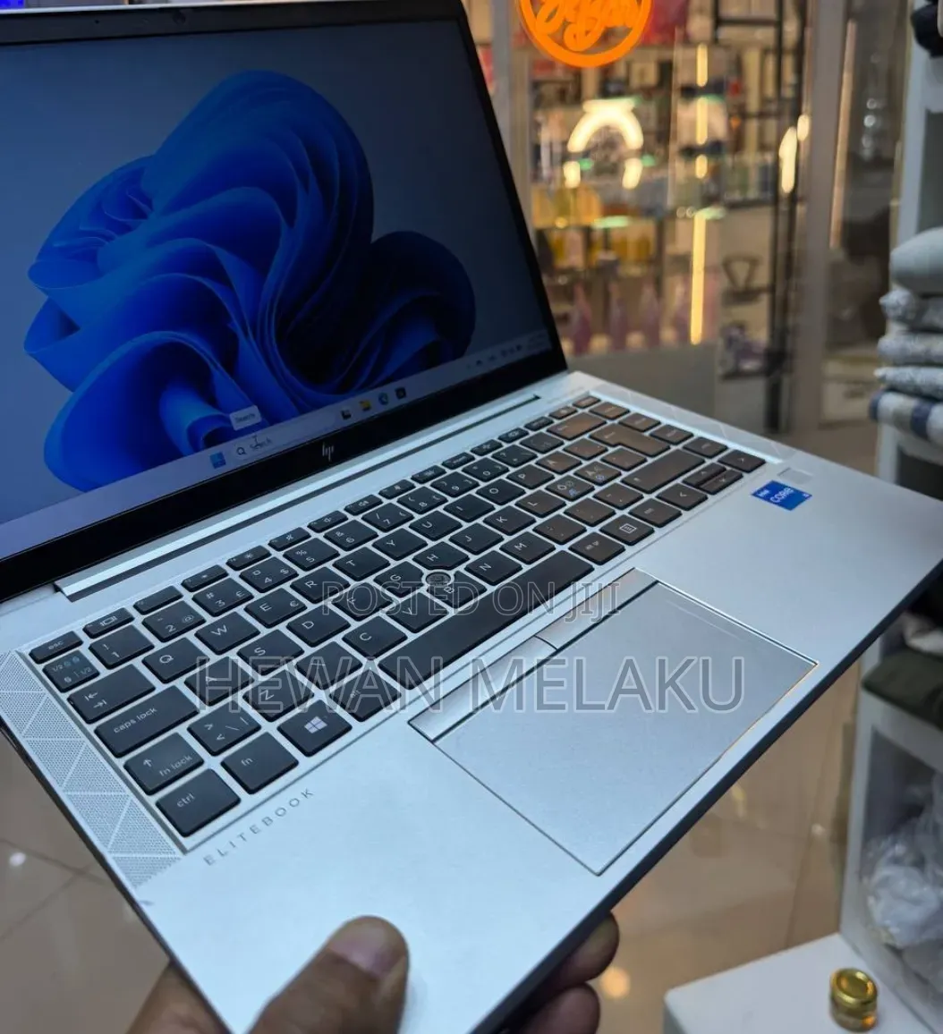 New Laptop HP EliteBook 840 G8 16GB Intel Core i5 SSD 512GB