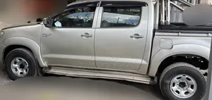 Toyota Hilux 2009 Gold