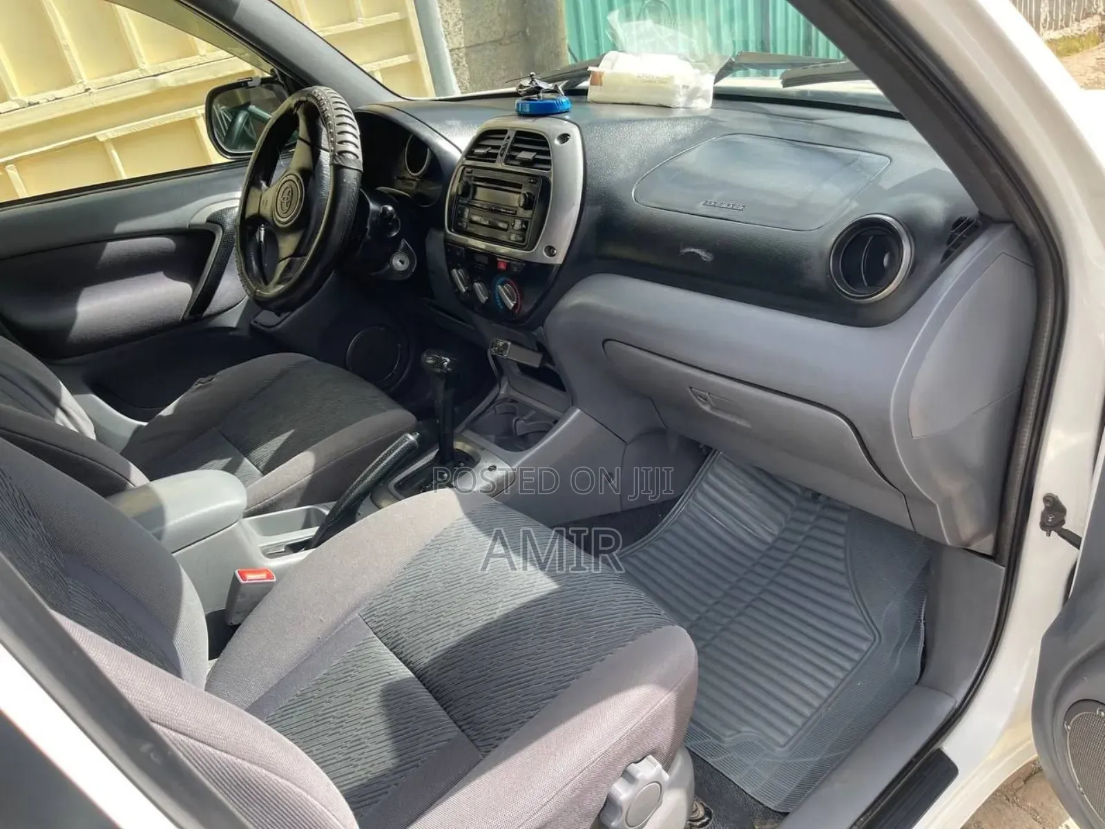 Toyota RAV4 Automatic 2003 White