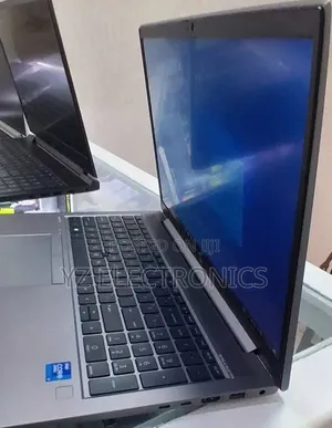 New Laptop HP ZBook Studio x360 15 G6 16GB Intel Core i7 SSD 512GB