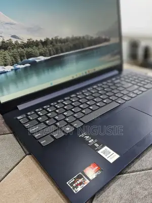New Laptop Lenovo Ideapad 3 8GB AMD Ryzen 5 SSD 512GB