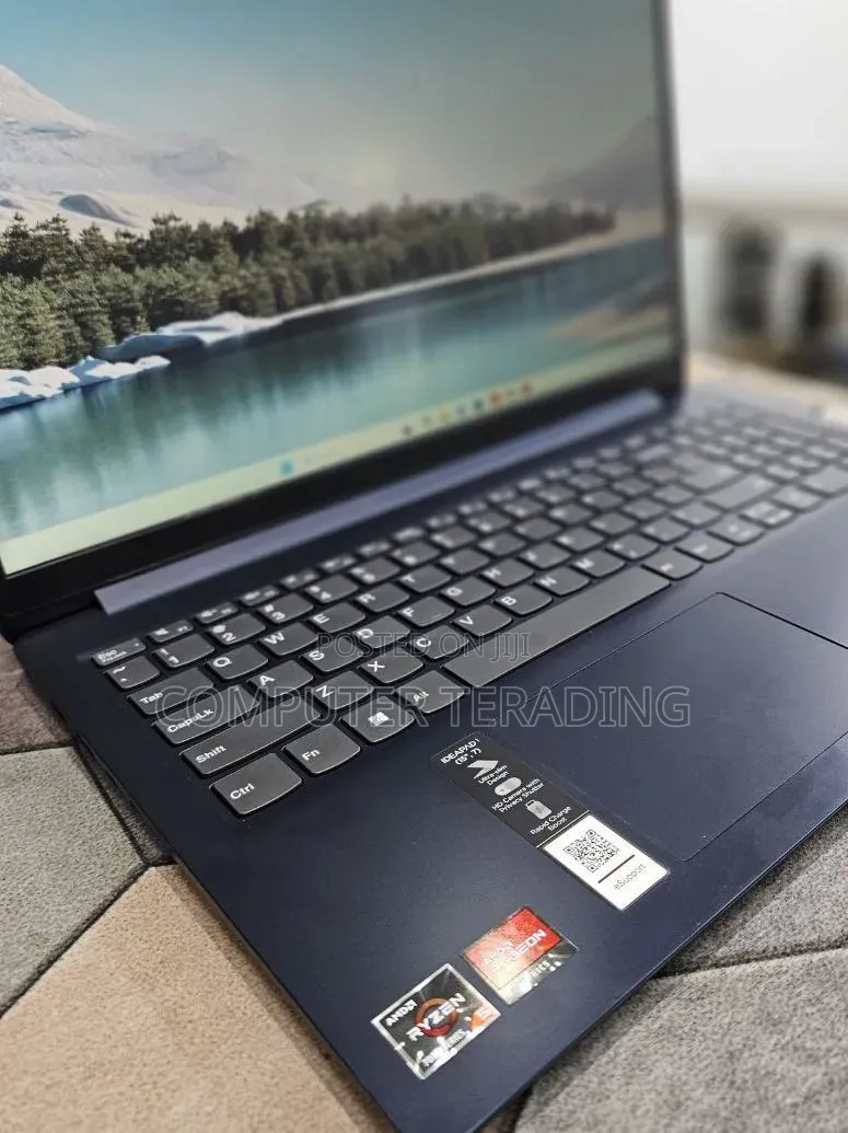 New Laptop Lenovo Ideapad 3 8GB AMD Ryzen 5 SSD 512GB
