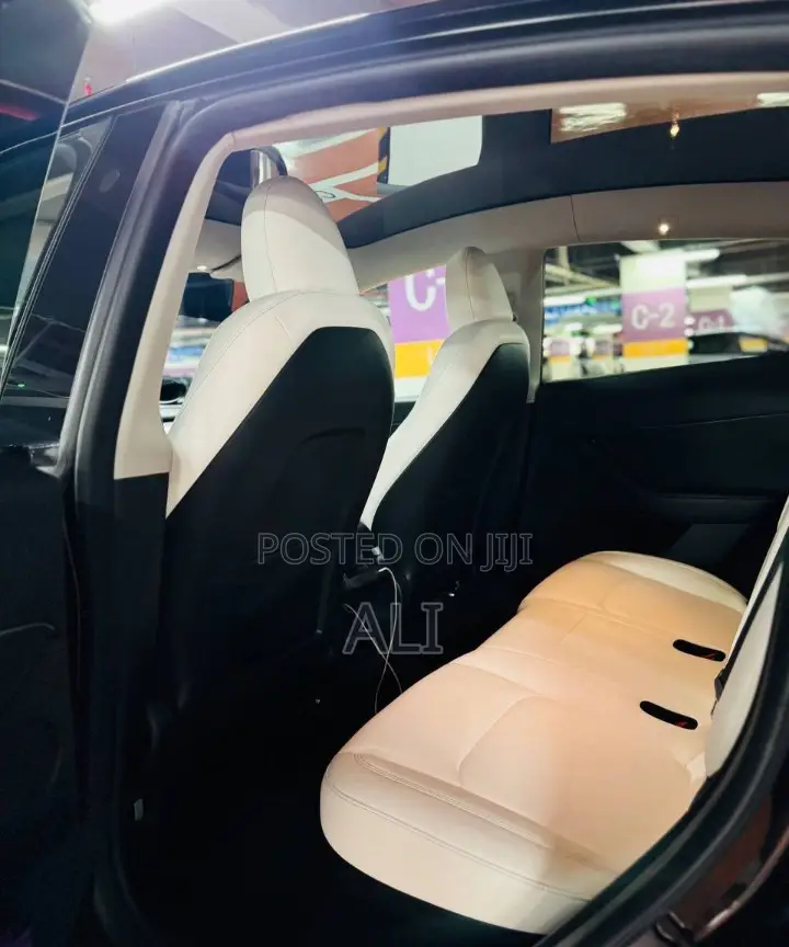 Tesla Model Y 2024 Black
