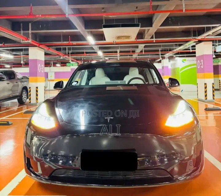 Tesla Model Y 2024 Black
