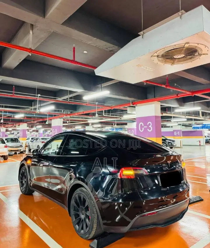 Tesla Model Y 2024 Black
