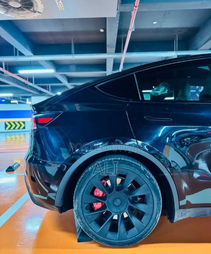 Tesla Model Y 2024 Black