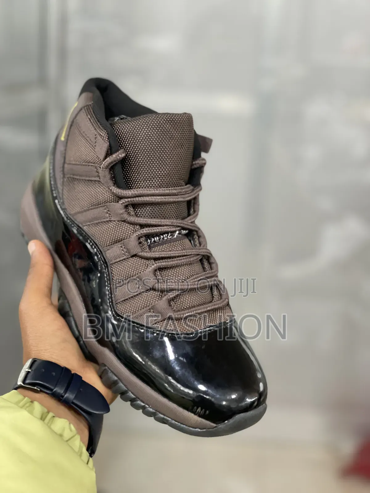 Air Jordan 11 "Mocha"