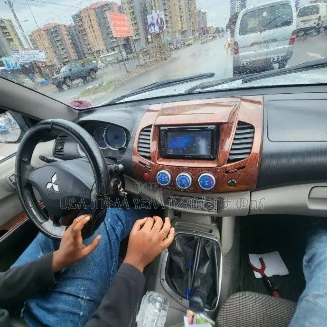 Mitsubishi L200 2007 Silver