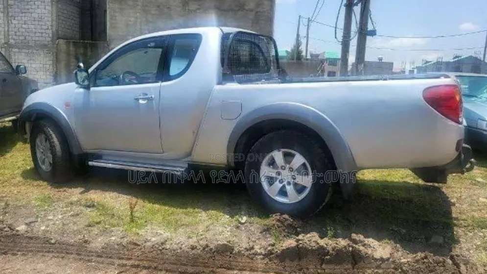 Mitsubishi L200 2007 Silver