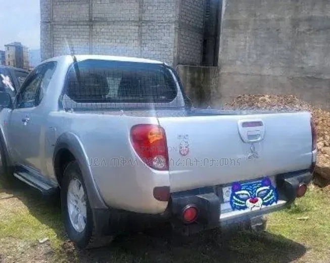 Mitsubishi L200 2007 Silver