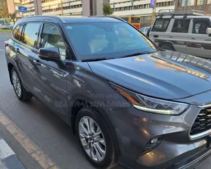 Toyota Highlander Hybrid 2023 Gray
