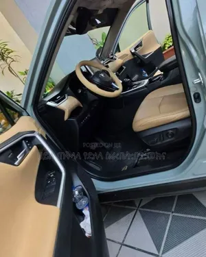 Toyota RAV4 2020 Green
