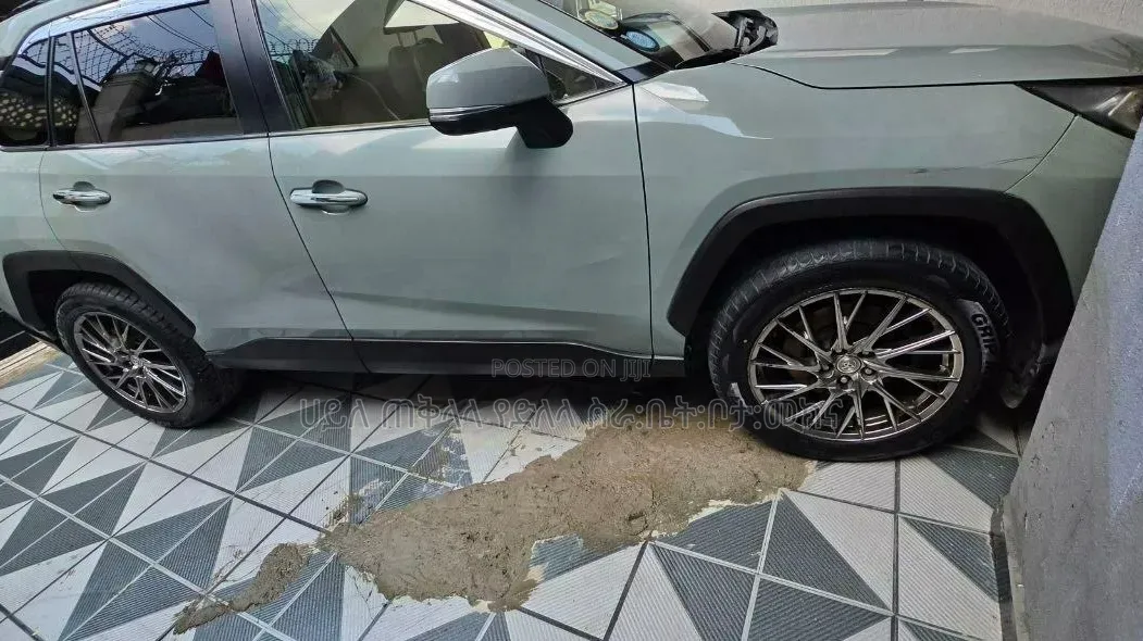 Toyota RAV4 2020 Green