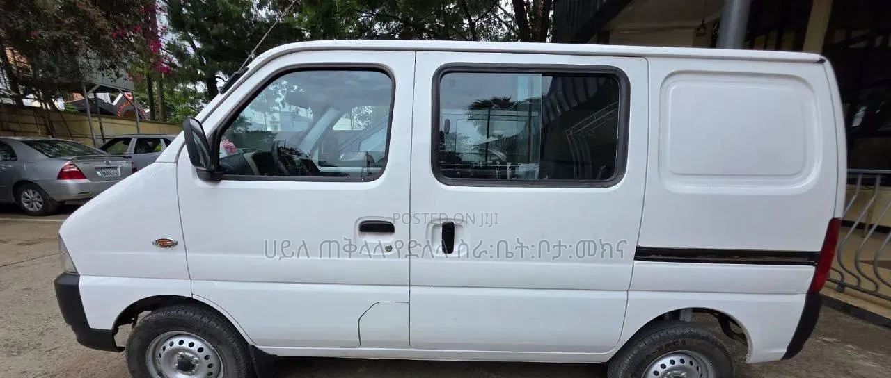 Suzuki Eeco 2024 White