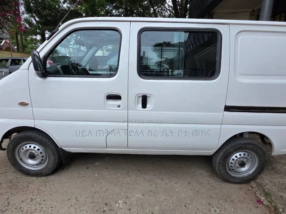 Suzuki Eeco 2024 White