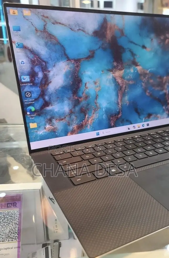 New Laptop Dell XPS 15 16GB Intel Core i7 SSD 512GB