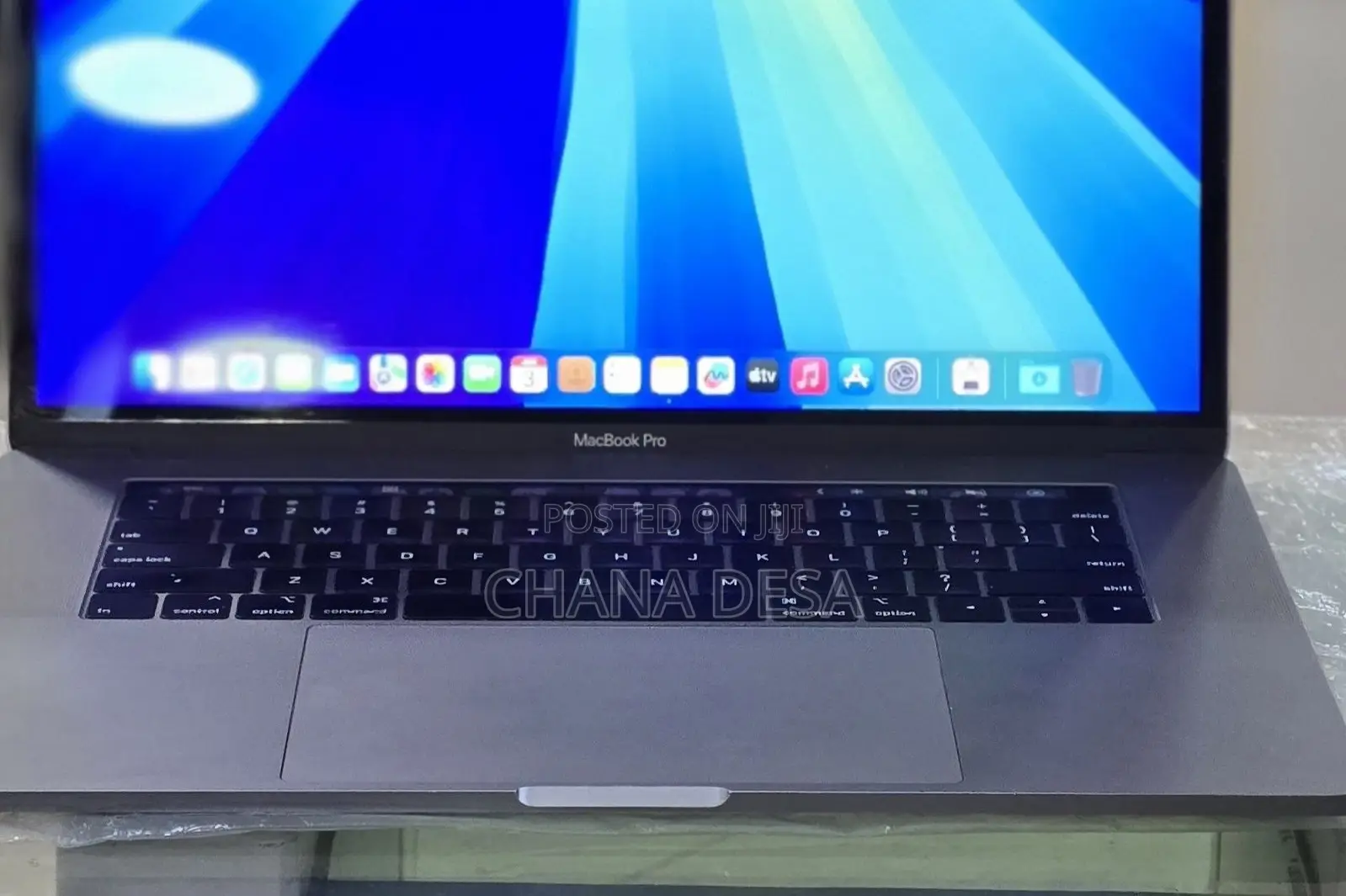 New Laptop Apple MacBook Pro 2018 16GB Intel Core i7 SSD 512GB