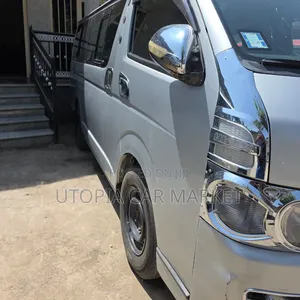 Toyota HiAce 2007 Silver