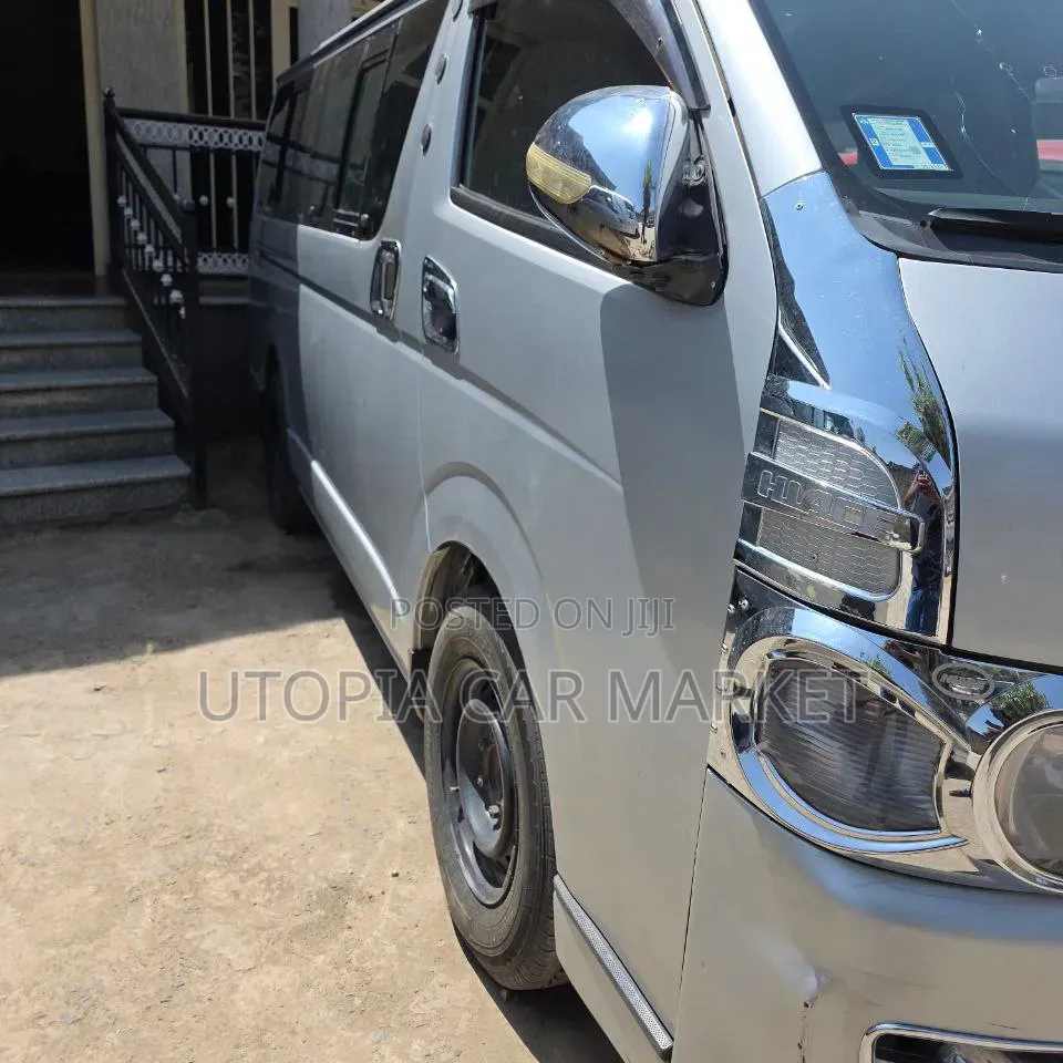 Toyota HiAce 2007 Silver