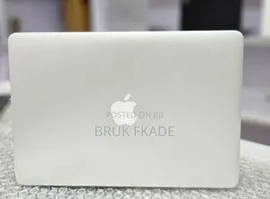 New Laptop Apple MacBook 2014 8GB Intel Core i7 SSD 512GB