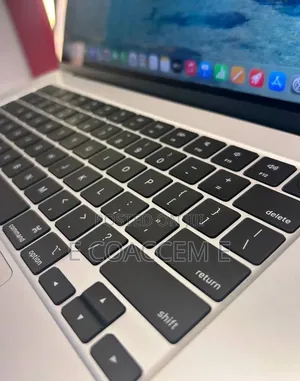 New Laptop Apple MacBook 24GB SSD 512GB