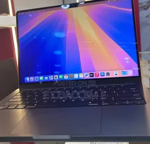 New Laptop Apple MacBook 18GB SSD 512GB
